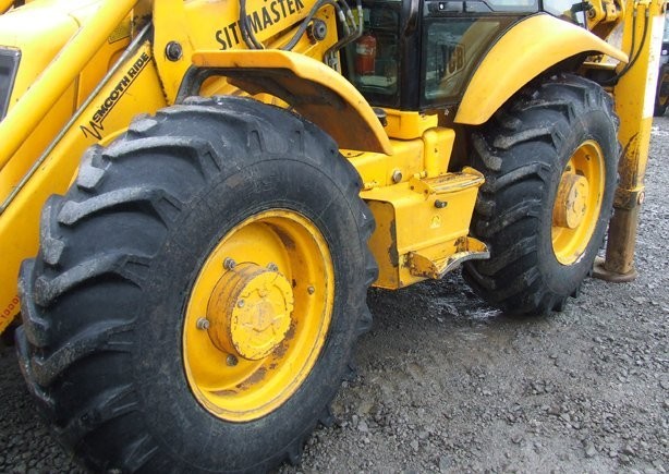 Koparko ładowarka JCB 3CX Super z roku 2000. — zdjęcie 3