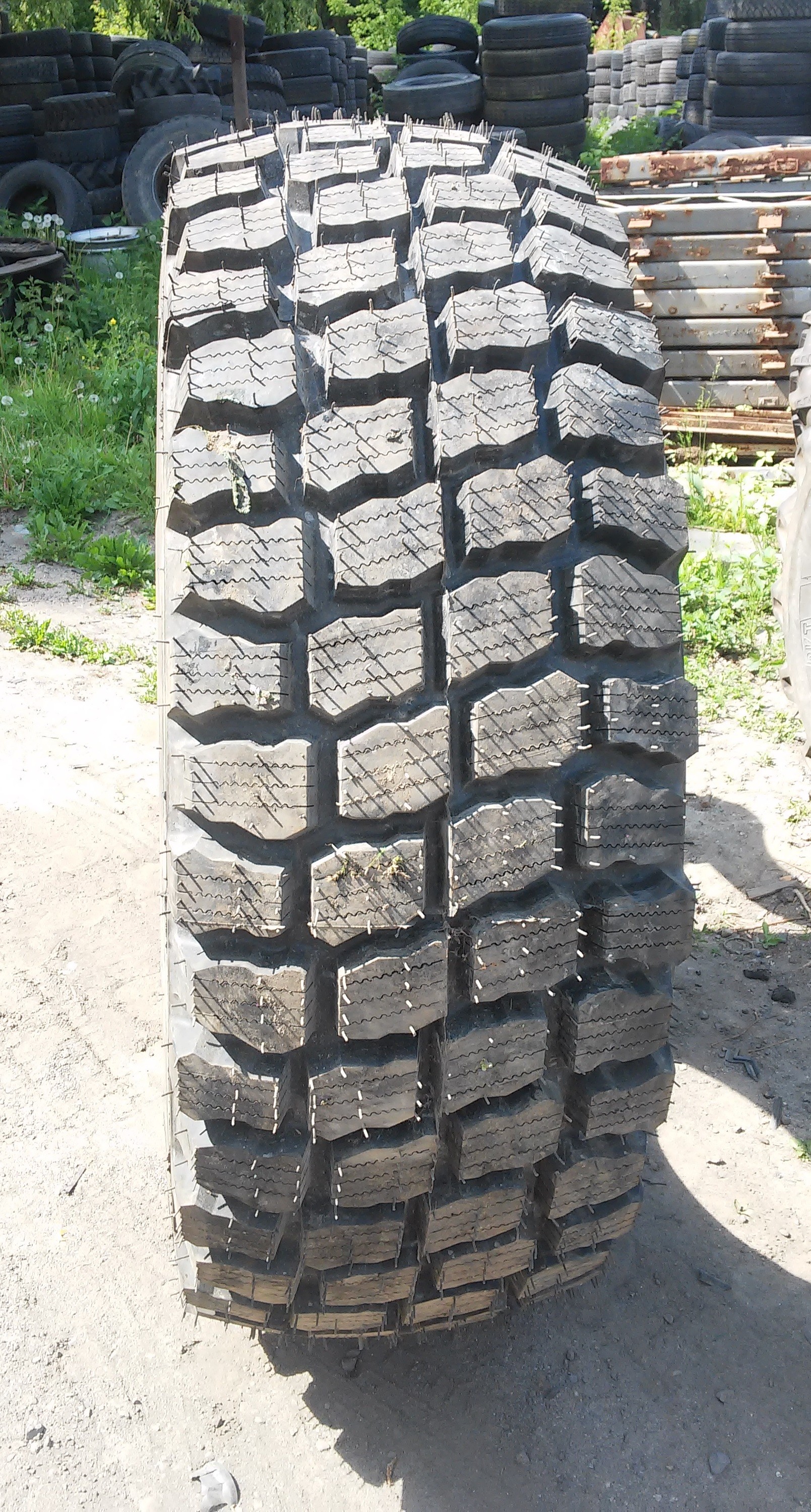 (G982) Opona 20.5 R25 Snow — zdjęcie 1