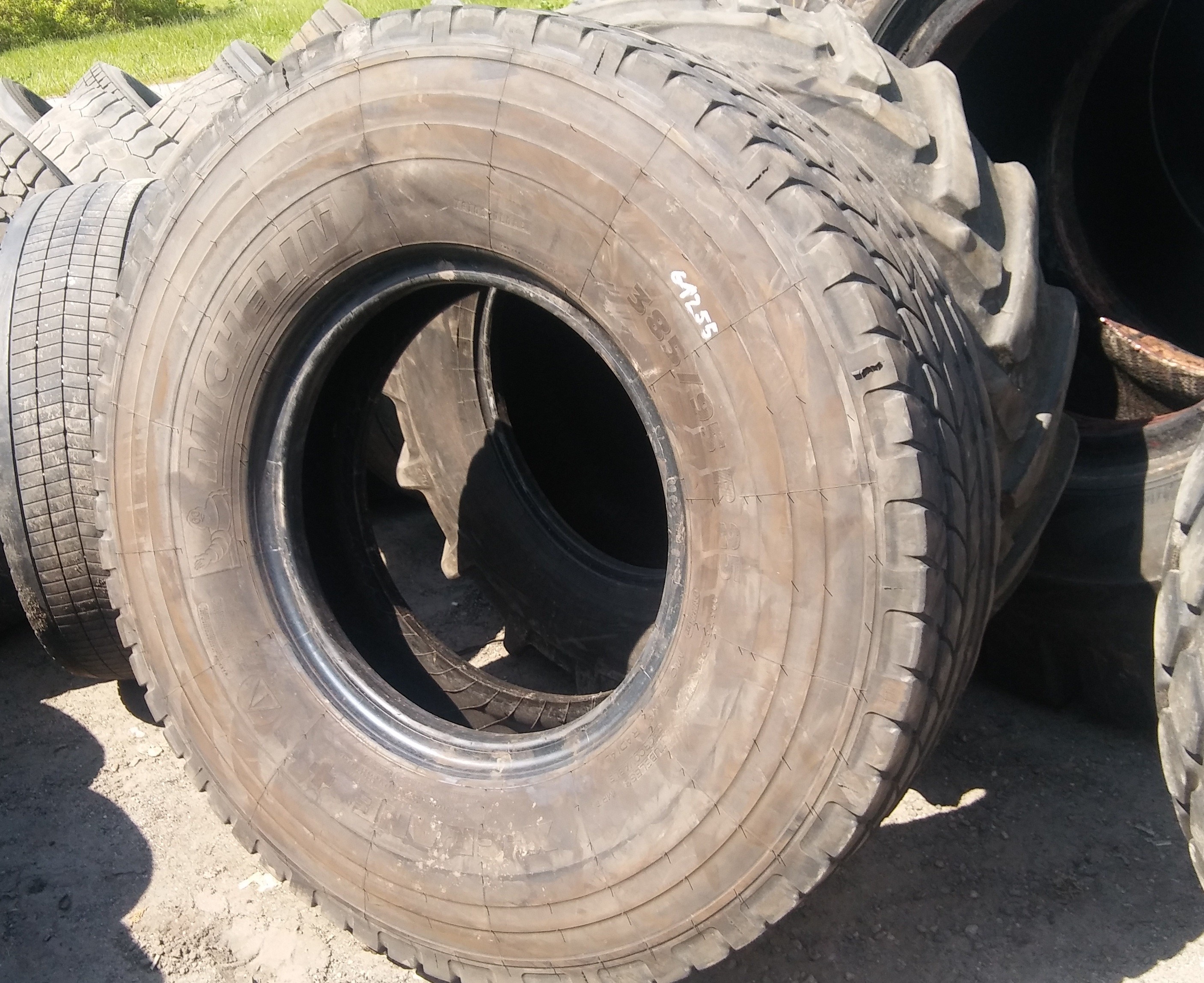 (G1255) Opona 385/95 R25 Michelin — zdjęcie 2