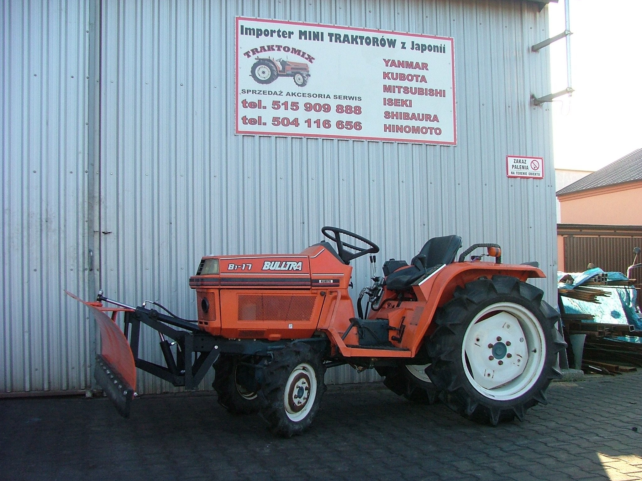 Kubota B1-17 Bultra z pługiem do śniegu - 1992 — zdjęcie 1