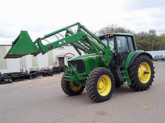 John Deere 7320 Ciągniki Front Loader — zdjęcie 3