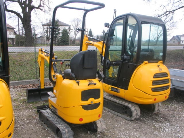 Minikoparka / koparka JCB Micro 8008 z 2010 roku — zdjęcie 3