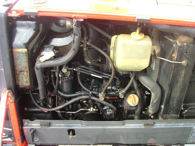 Mini traktorek Yanmar F24, 24KM, 4x4 — zdjęcie 4
