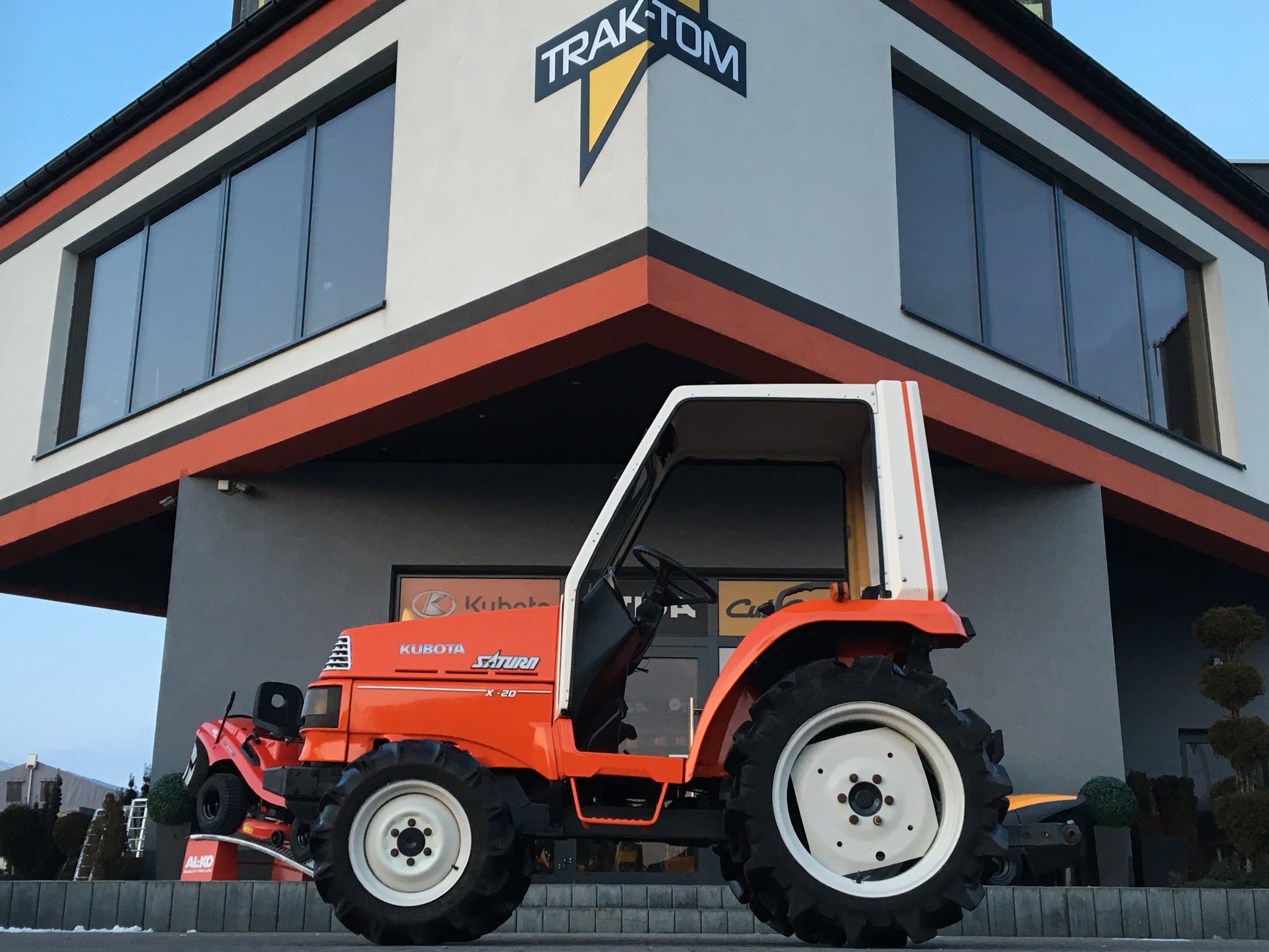 Traktorek KUBOTA SATURN X-20 Kabina 4x4 20 KM wspomaganie — zdjęcie 2