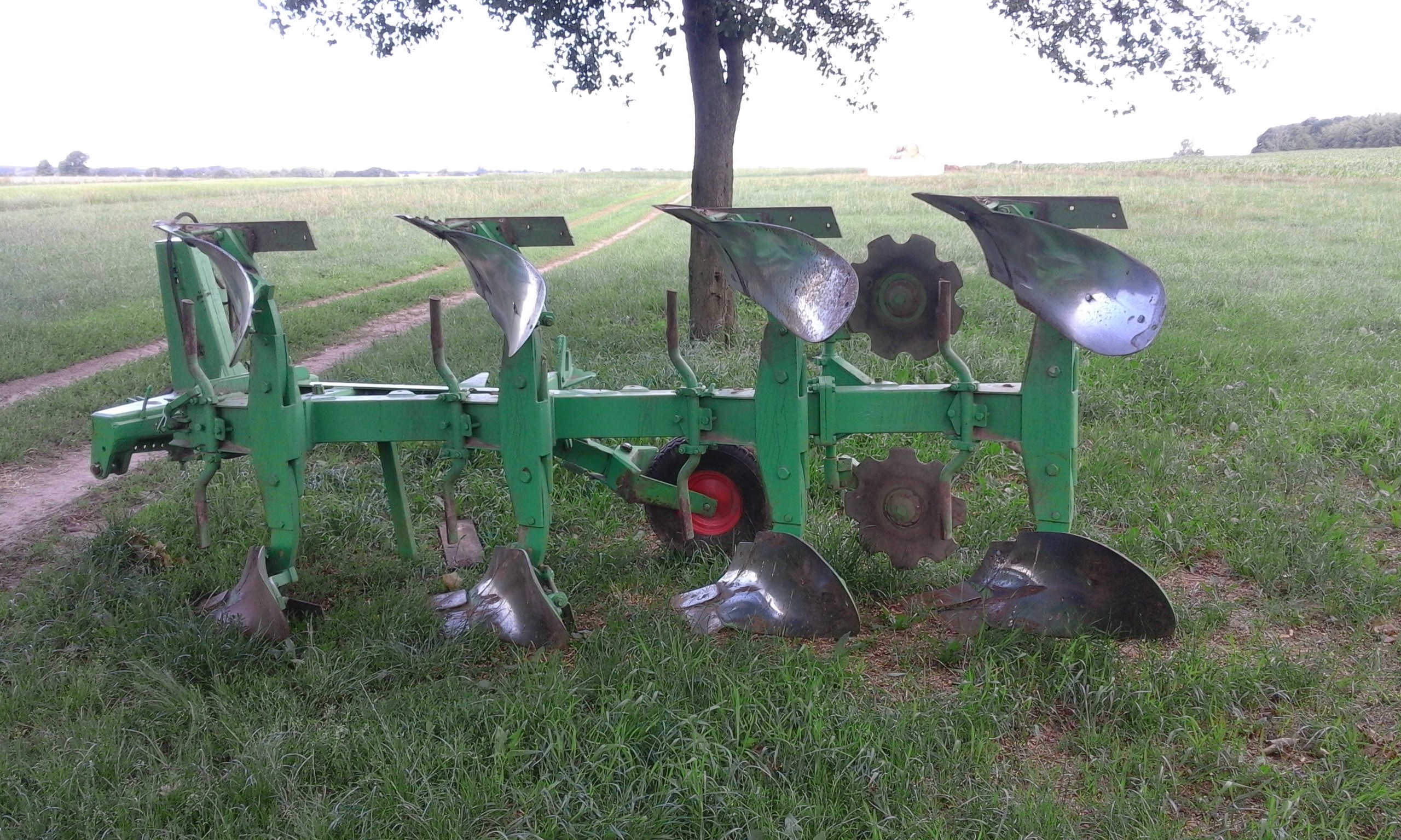pług 4 skibowy obrotowy