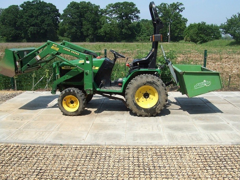 Stan bardzo dobry John Deere 4 1 0 p p — zdjęcie 1