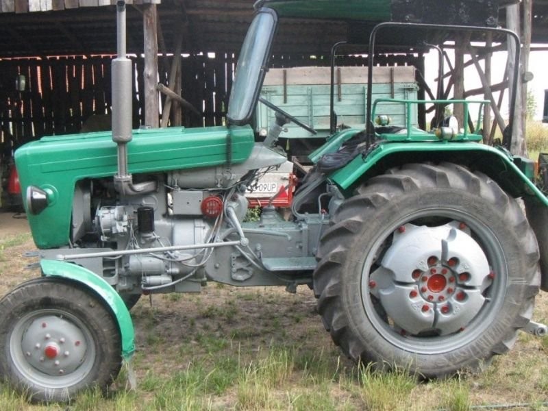 Sprzedam ciągnik C330/28