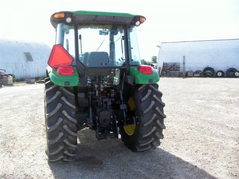 2004 John Deere 5520 Ladowarka Przednia — zdjęcie 2