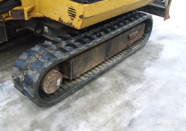 CAT 302.5 z roku 2006 MiniKoparka — zdjęcie 4