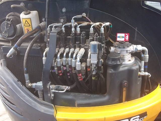 Minikoparka JCB 8026CTS — zdjęcie 4