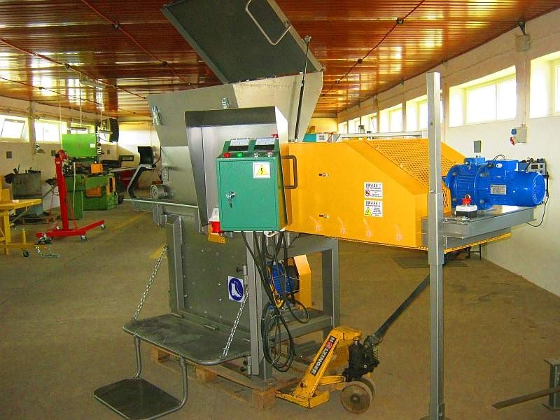 Rozdrabniacz, STRUGARKA  do nieforemnych odpadów 11 kW, HEBLER W-1 — zdjęcie 2