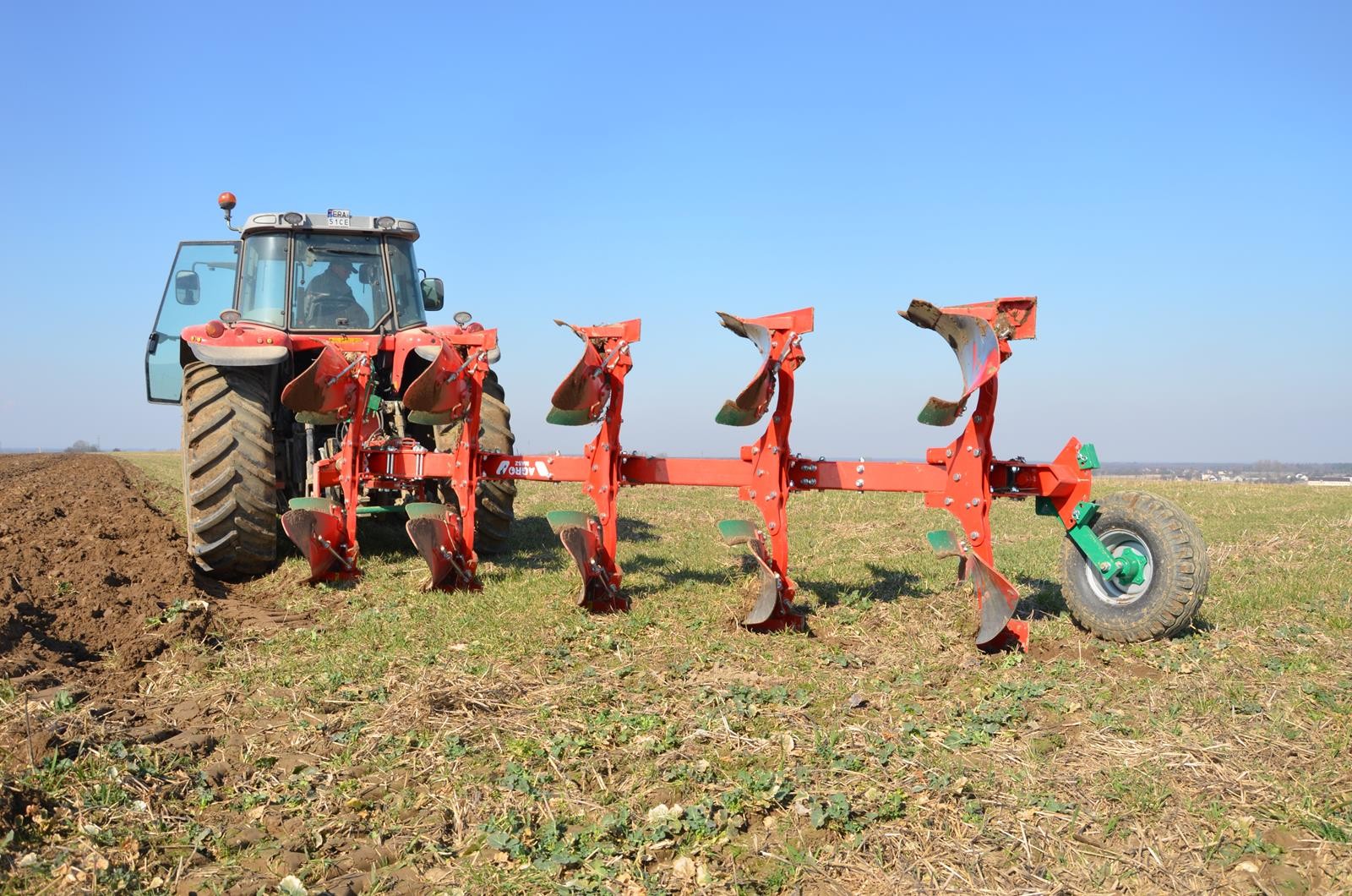 Pług pługi Agro-Masz obrotowy obracalny zrywalny zrywalne — zdjęcie 3