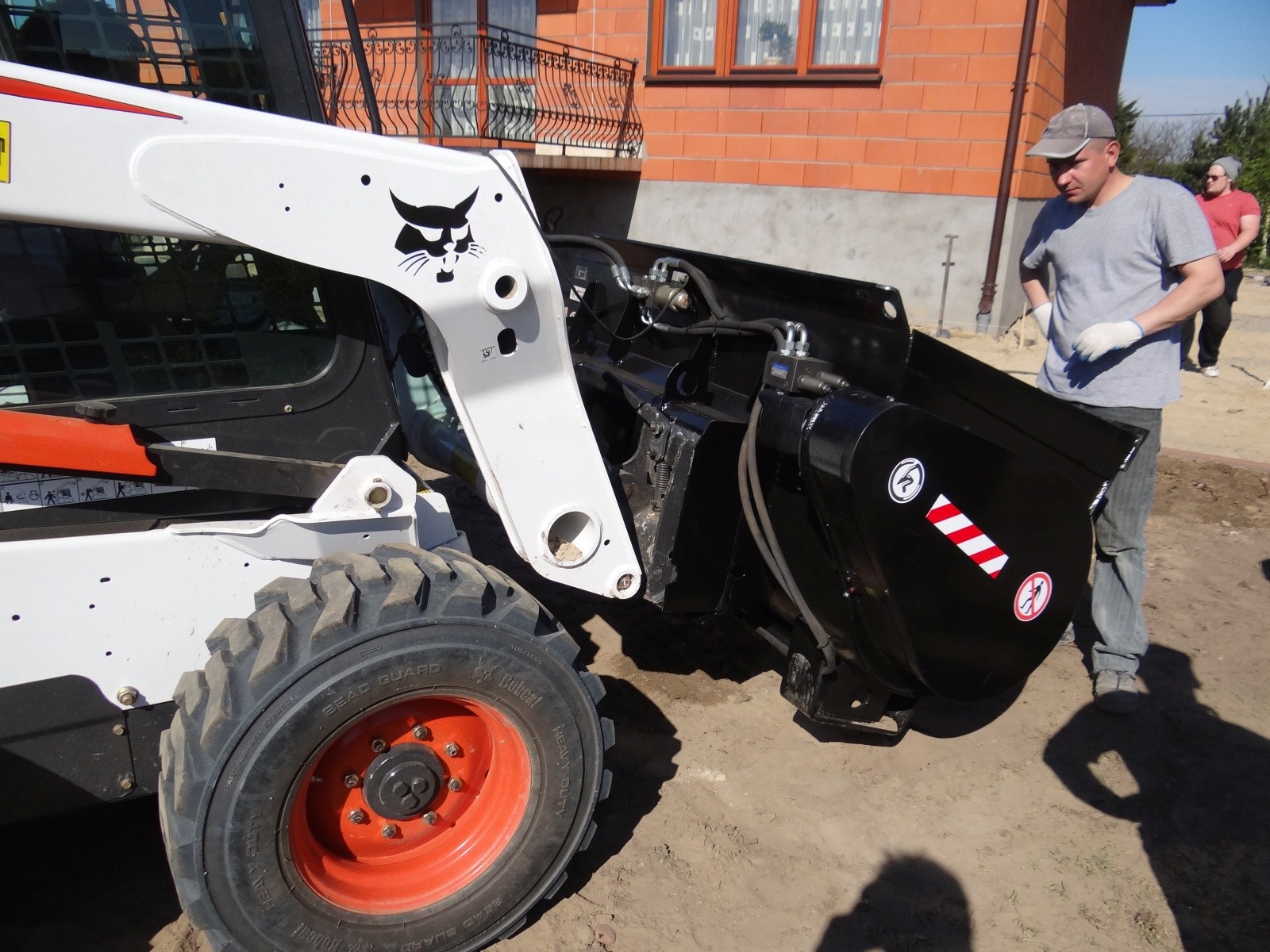 Mieszalnik ( łyżka ) do betonu do mini ładowarki BOBCAT, CAT, GEHL — zdjęcie 5