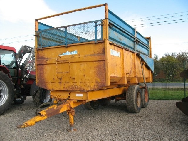 PRZYCZEPY JEDNO- i DWUOSIOWE ładowność 10-12 ton — zdjęcie 1