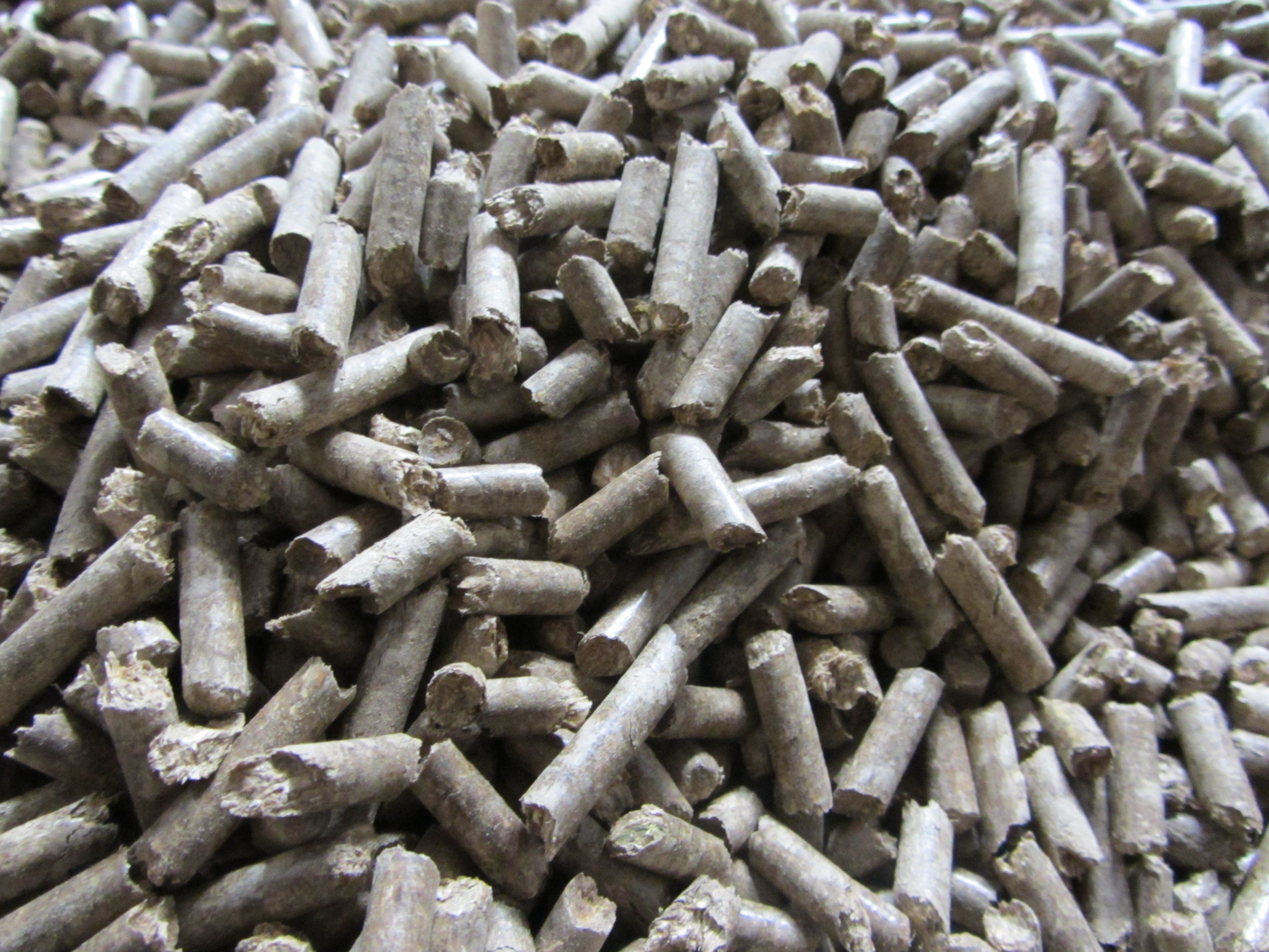 Spzredam pellet drzewny, pellet z łuski słonecznika,paleta EPAL  — zdjęcie 2
