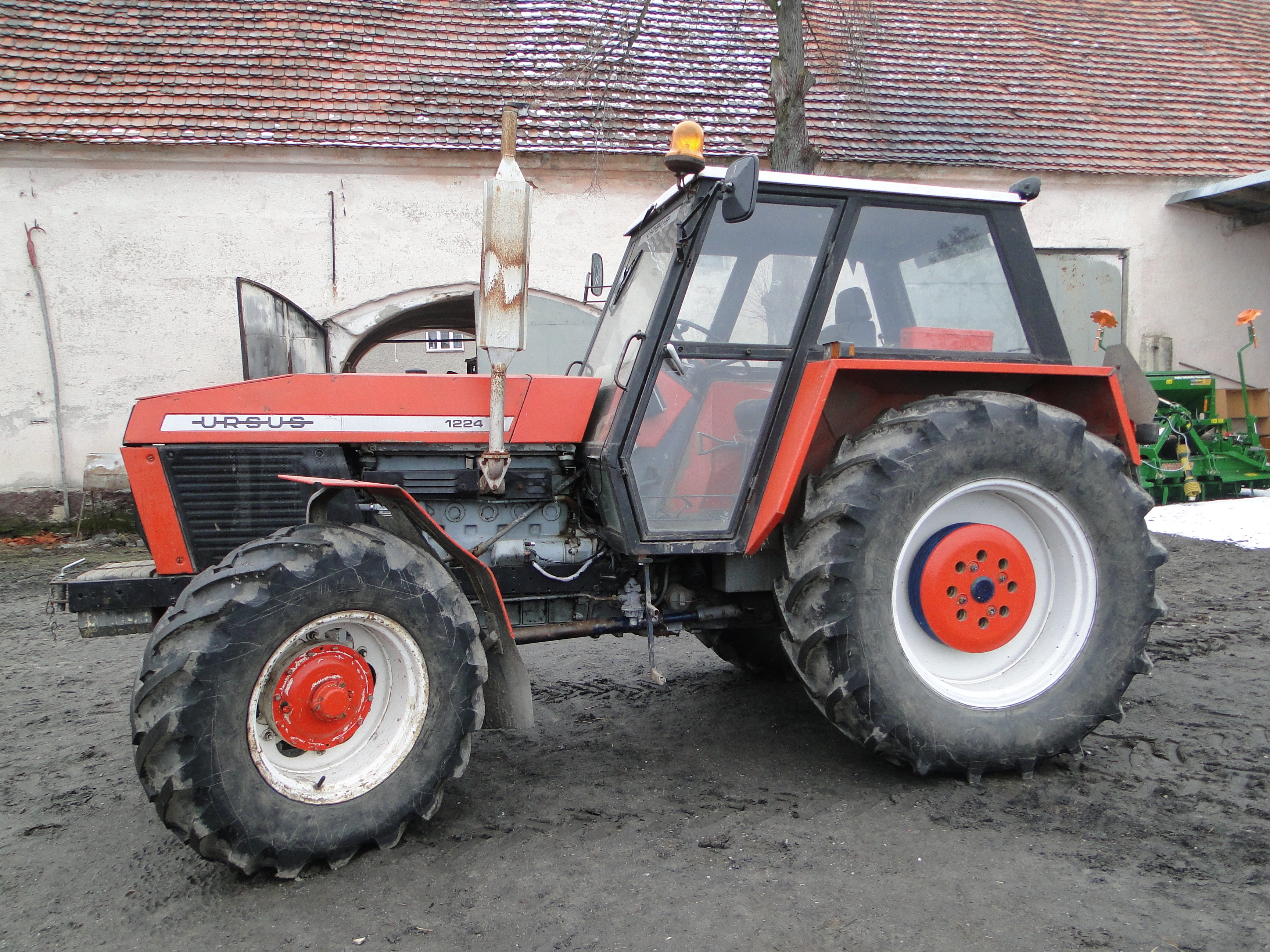 Ursus 1224 — zdjęcie 1