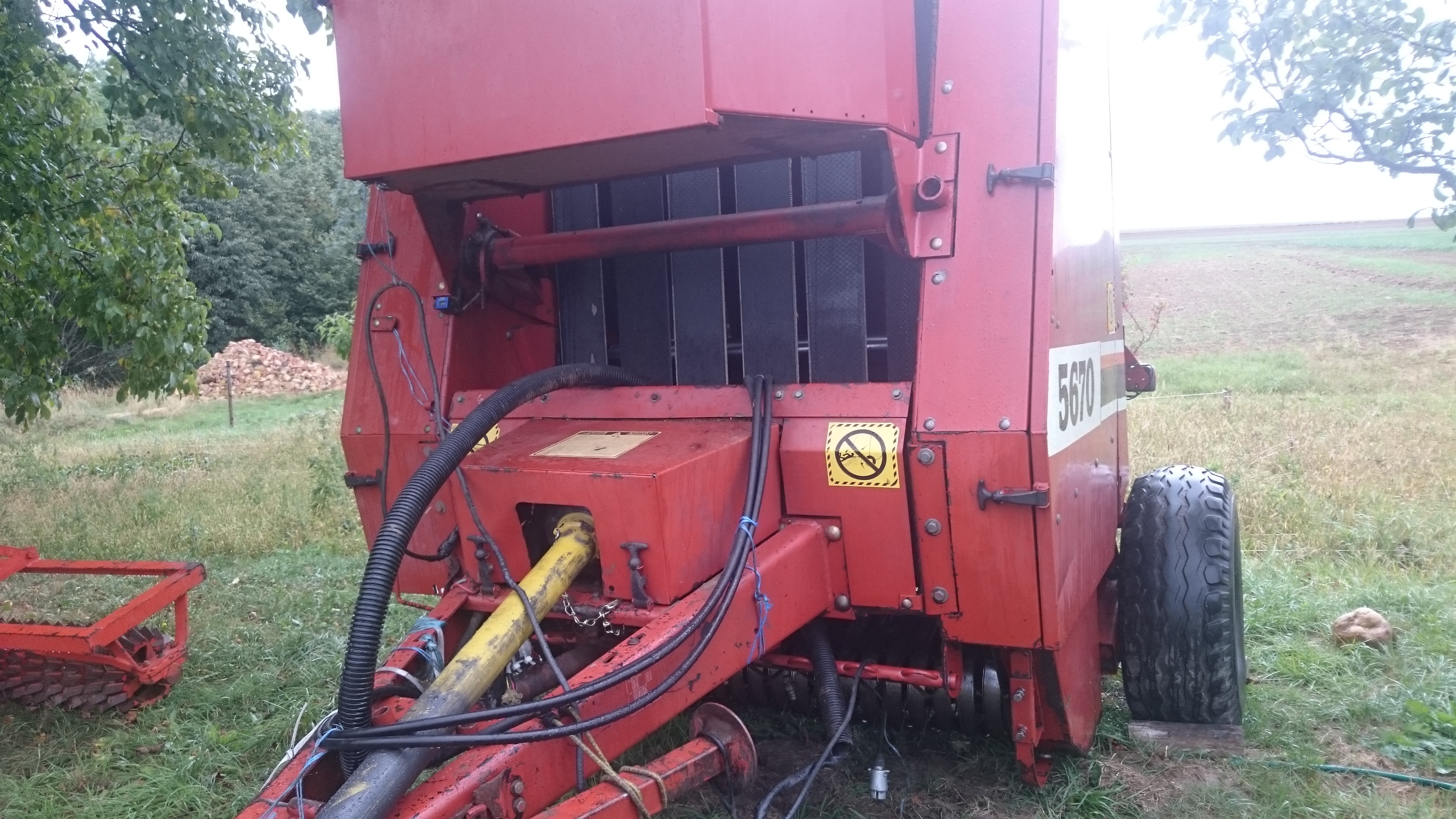 Prasa rolująca FIATAGRI Hesston 5670 — zdjęcie 2