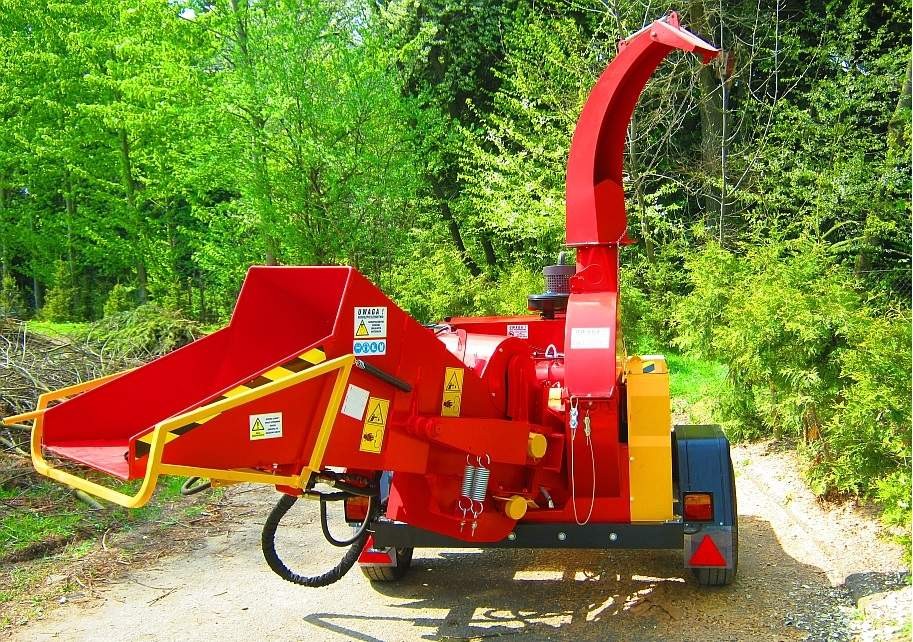 Rębak tarczowy na podwoziu leśnym,  65HP, 4 noże tnące, BóBR 92 PROFI — zdjęcie 5