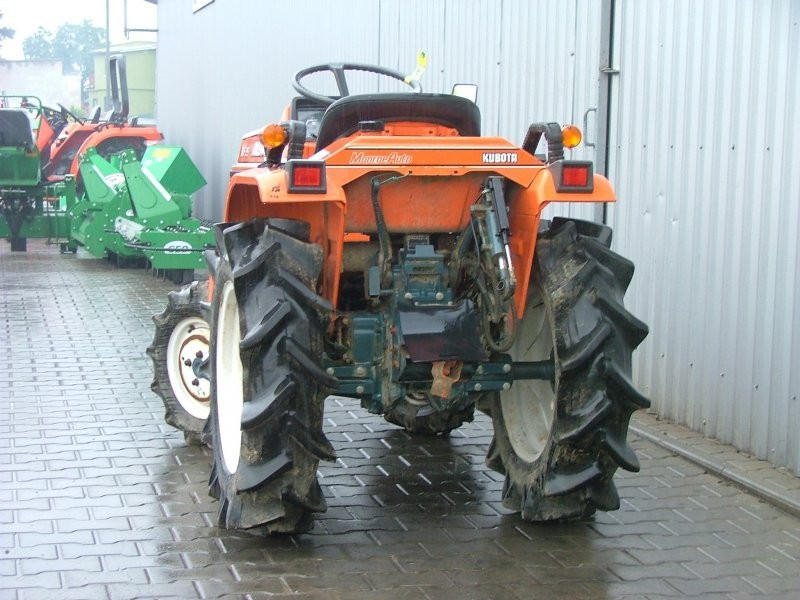 Mini Traktorek Kubota B1-15 Bultra15KM 4x4 — zdjęcie 4