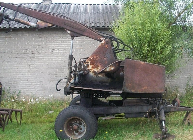 Sprzedam ciągnik C-360 i cyklop — zdjęcie 1