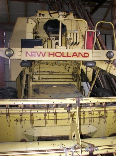 Sprzedam kombajn zbożowy New Holland 1525 — zdjęcie 3