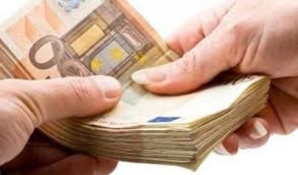 Oferta de empréstimo entre indivíduos