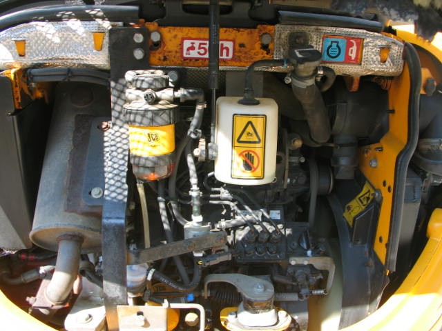Sprzedam koparkę gąsienicową JCB 8030 zts 2010 rok — zdjęcie 7