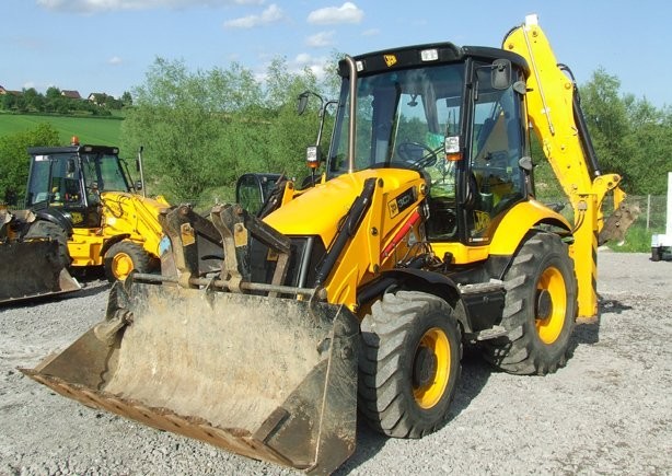 JCB 3CX Contractor z roku 2008- Przednie koła 20" — zdjęcie 1