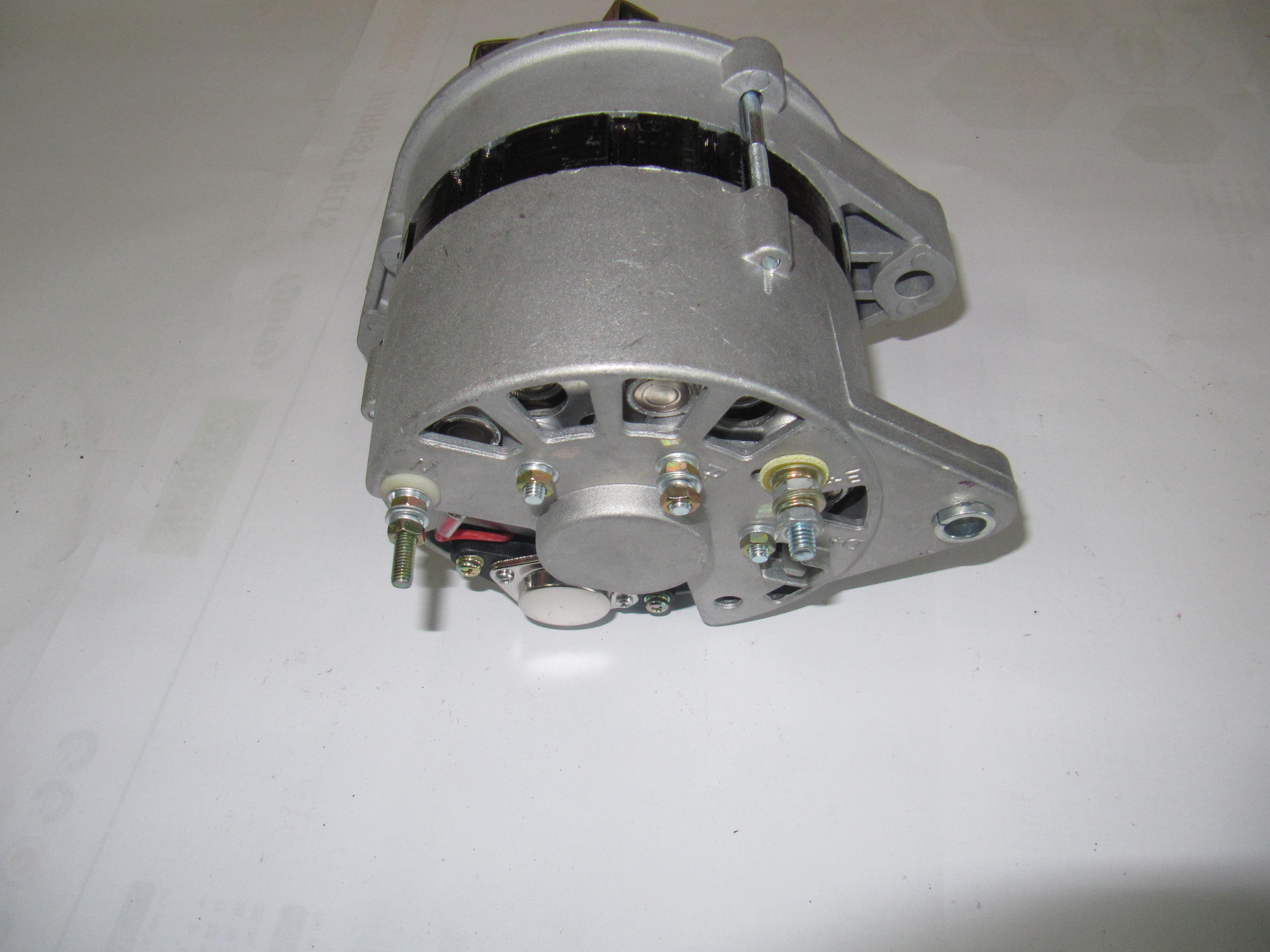 Alternator, podwójne koło pasowe 14 V, 55 A URSUS C 385.    — zdjęcie 4