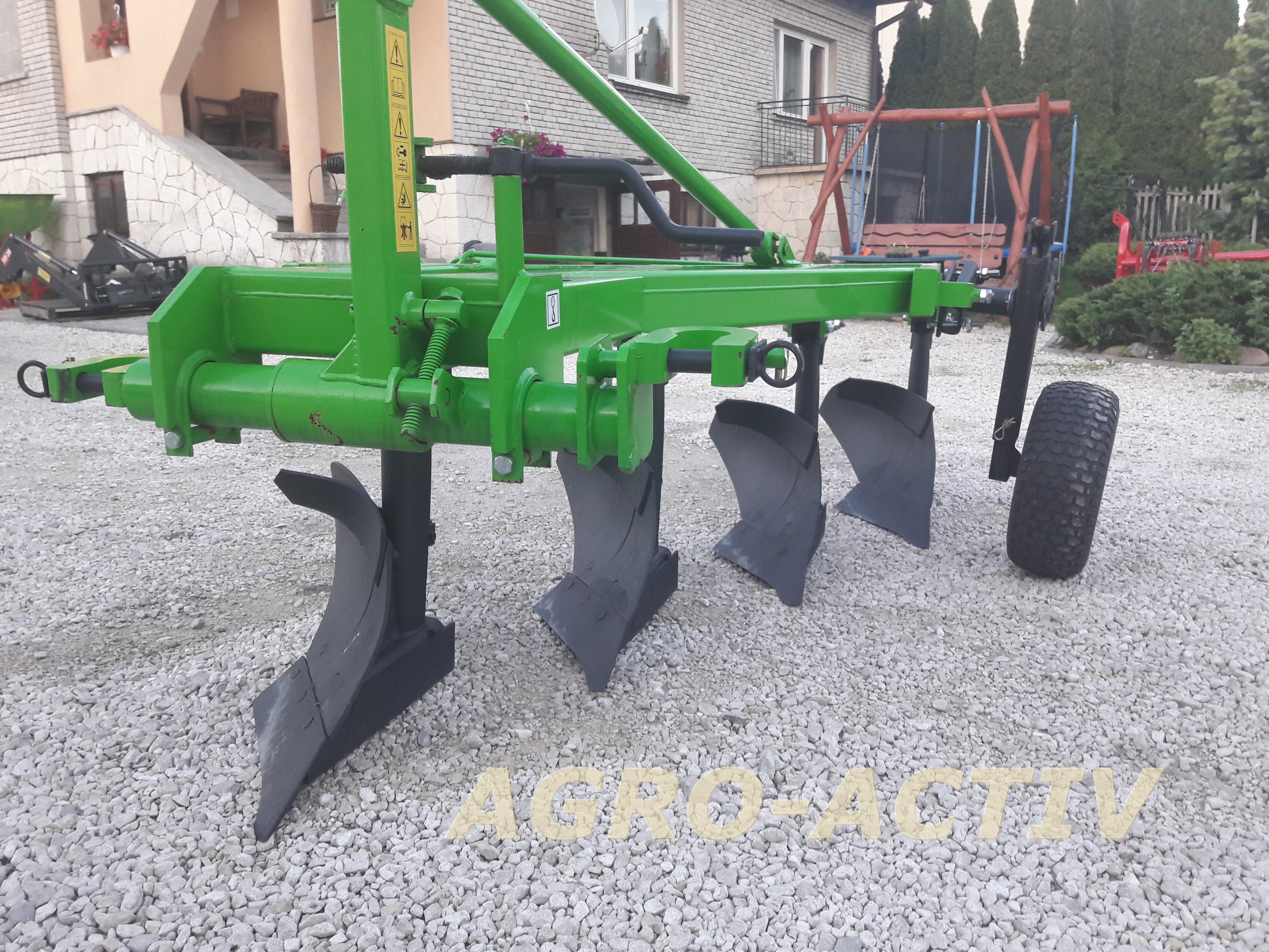 PŁUG 4 skibowy Bomet NOWY TRANSPORT  — zdjęcie 5