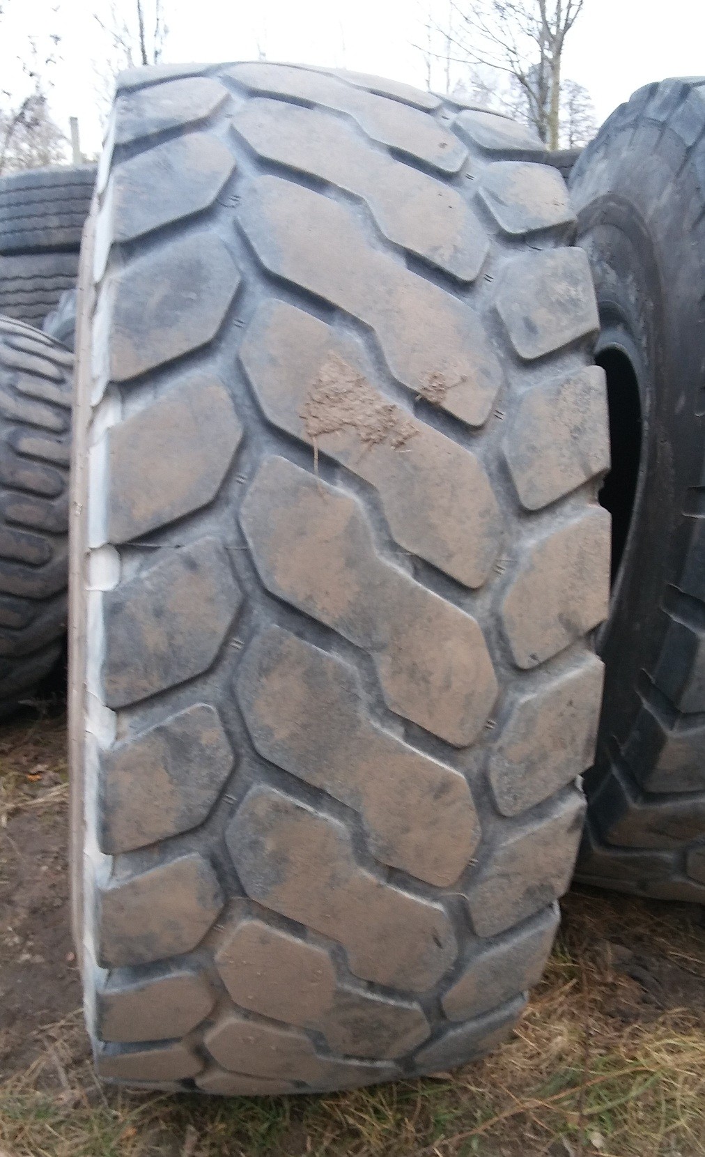 (G1206) Opona 26.5 R25 Bridgestone — zdjęcie 1