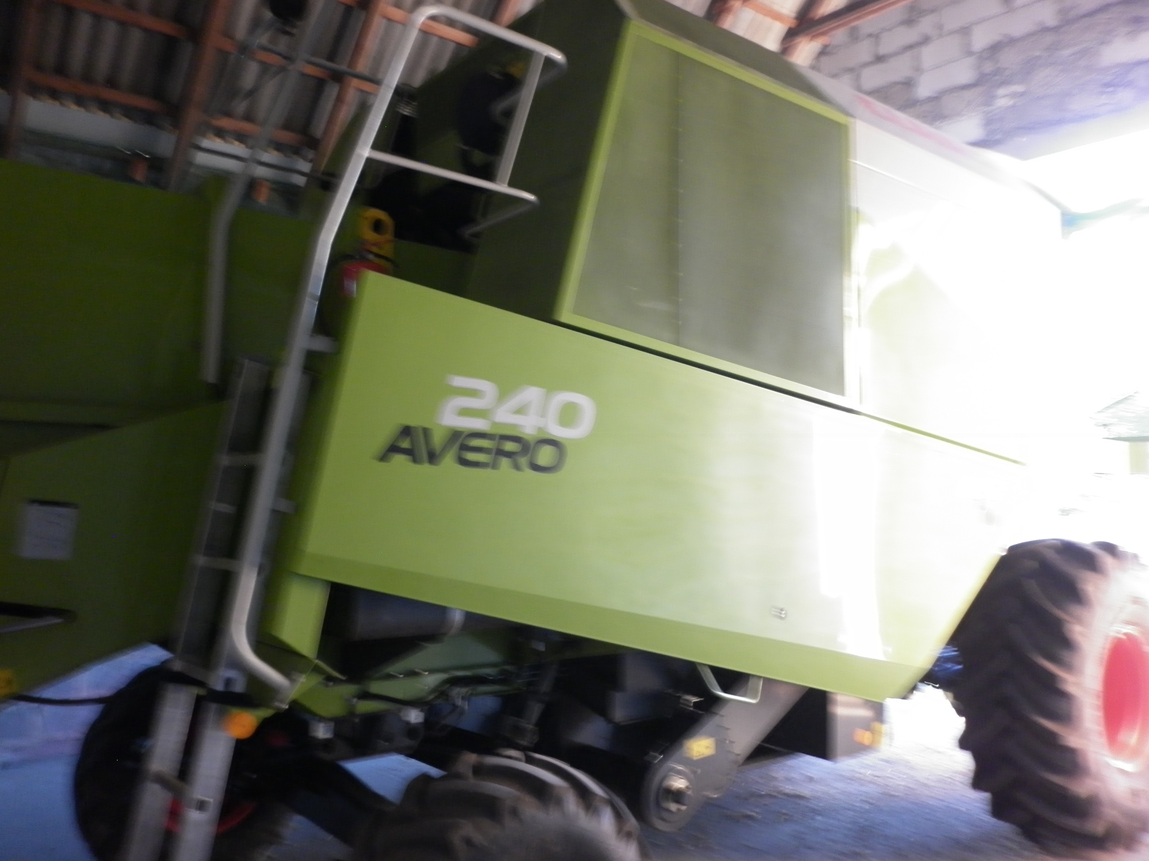 Sprzedam kombajn Claas Avero 240 — zdjęcie 3