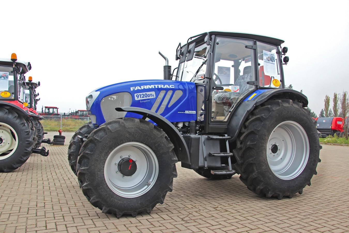 Ciągnik Farmtrac 9120 DTN Europeline IIIB  — zdjęcie 1