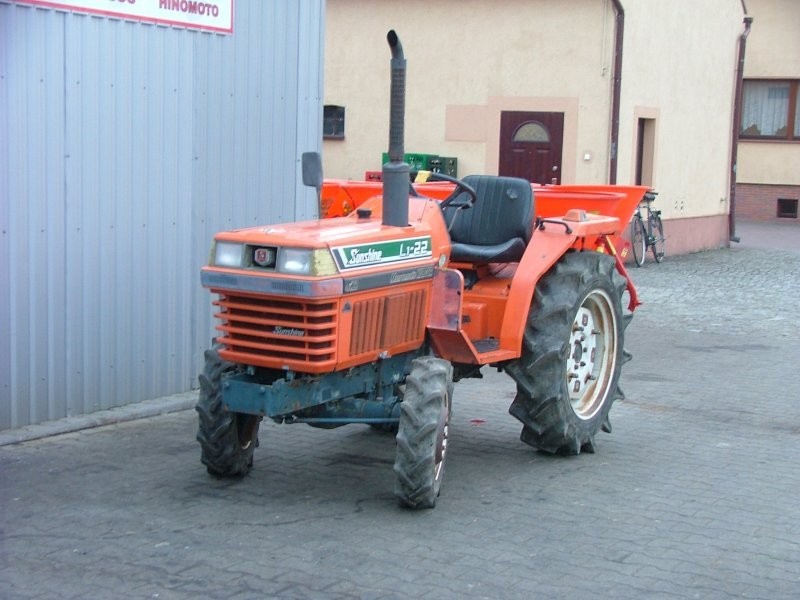 Mini traktorek Kubota L1-22 — zdjęcie 2