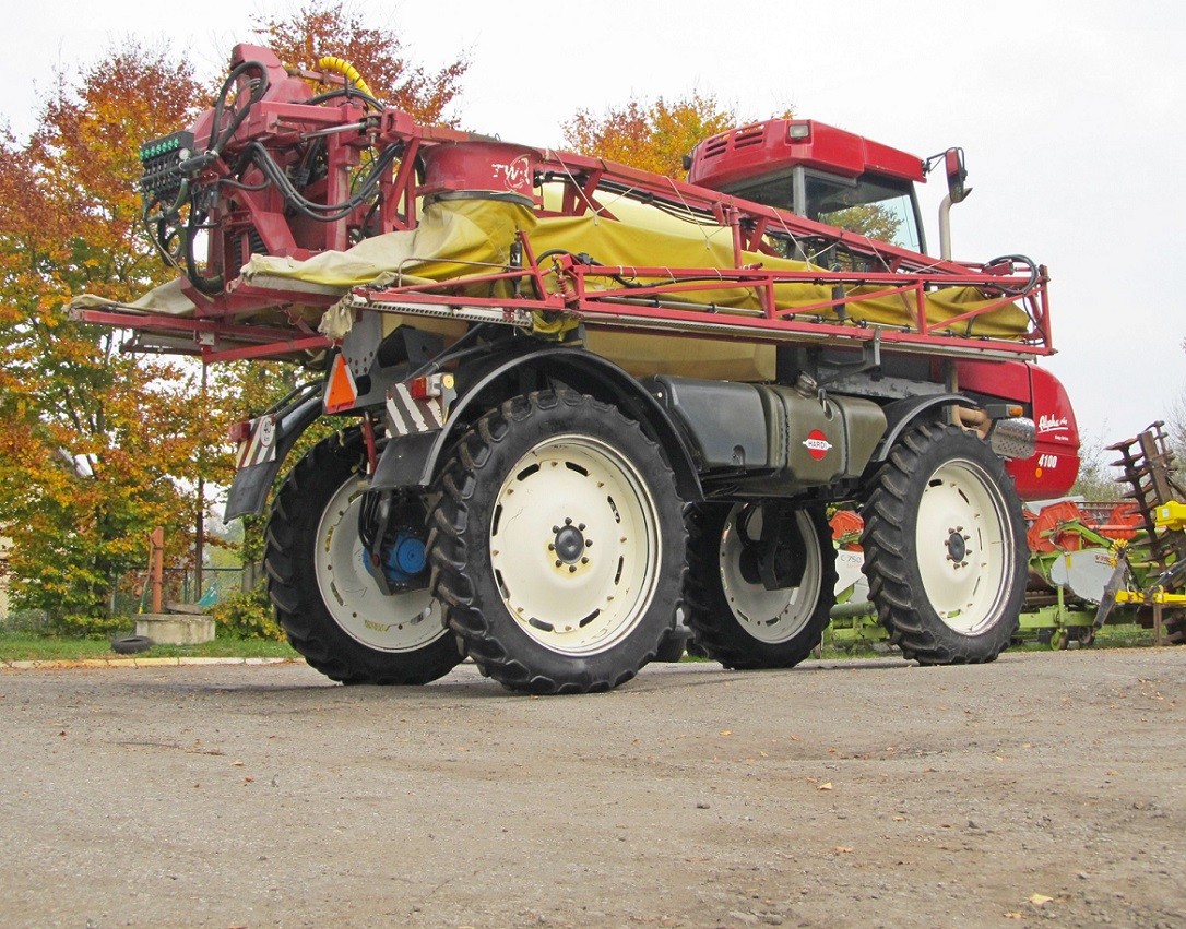 OPRYSKIWACZ HARDI 4100 TWIN FORCE - 40 KM/H - 27 M - 2006 ROK — zdjęcie 2