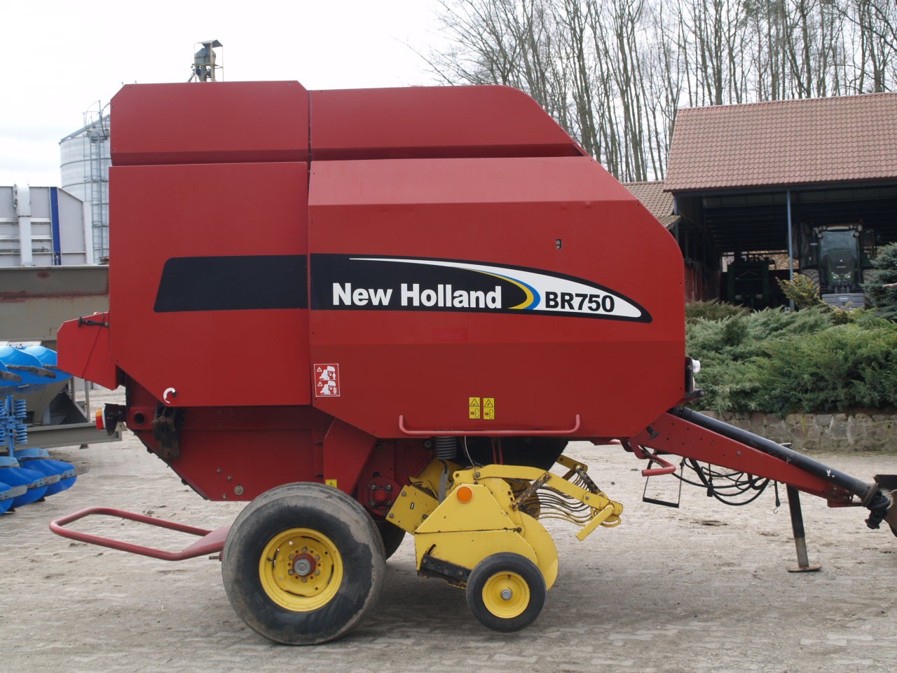 Sprzedam  New Holland BR 750 — zdjęcie 1