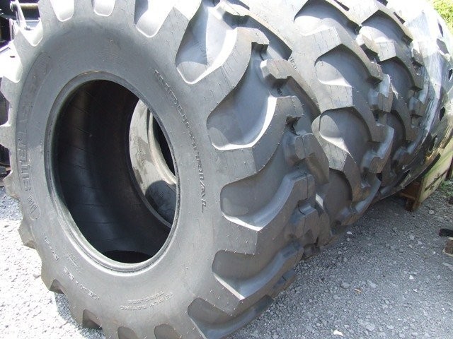 części zaminne JCB, CAT- opony — zdjęcie 2