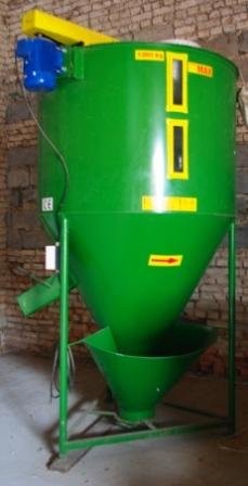 mieszalnik pasz sypkich M-ROL 1000