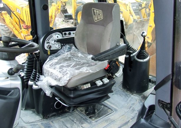 koparko ładowarka JCB 3CX Contractor z roku 2007.. — zdjęcie 4
